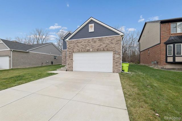 48138 Manhattan Drive, Macomb, MI 48042