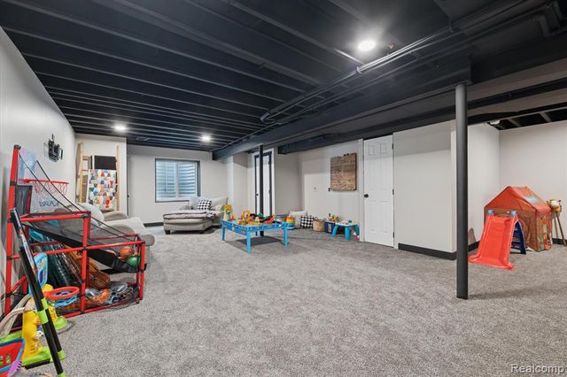 48138 Manhattan Drive, Macomb, MI 48042