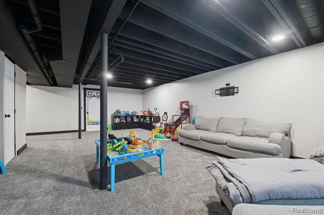 48138 Manhattan Drive, Macomb, MI 48042