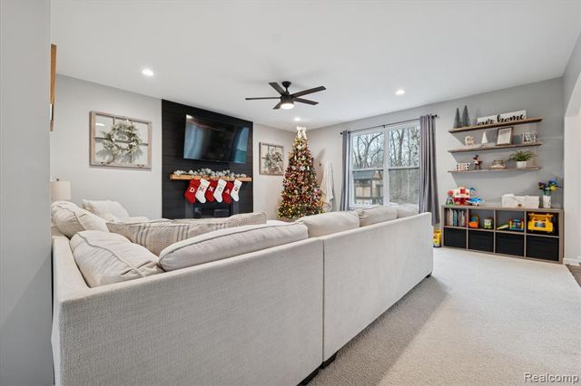 48138 Manhattan Drive, Macomb, MI 48042