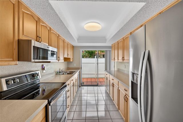 3501 N VILLAGE COURT 220, Sarasota, FL 34231