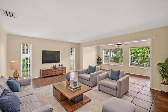 3501 N VILLAGE COURT 220, Sarasota, FL 34231