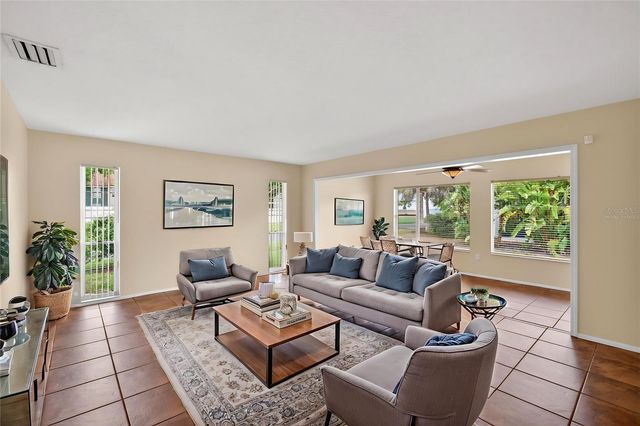 3501 N VILLAGE COURT 220, Sarasota, FL 34231