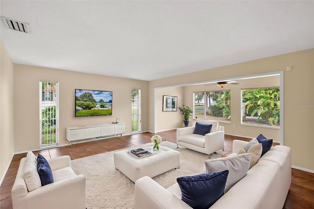 3501 N VILLAGE COURT 220, Sarasota, FL 34231