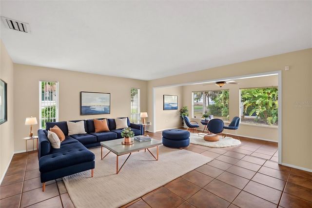 3501 N VILLAGE COURT 220, Sarasota, FL 34231