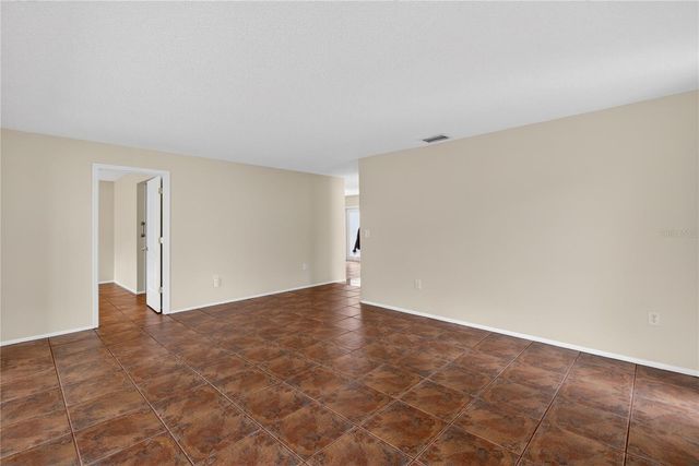 3501 N VILLAGE COURT 220, Sarasota, FL 34231