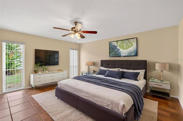 3501 N VILLAGE COURT 220, Sarasota, FL 34231