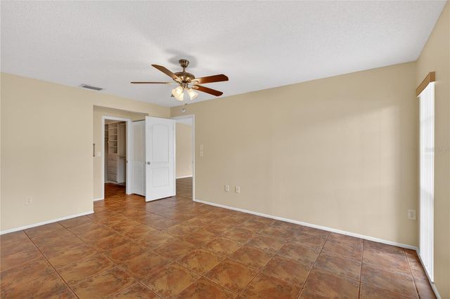 3501 N VILLAGE COURT 220, Sarasota, FL 34231