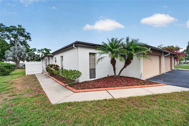 3501 N VILLAGE COURT 220, Sarasota, FL 34231