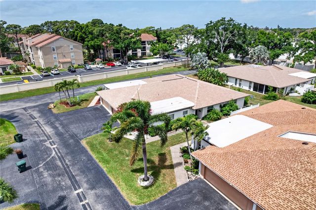 3501 N VILLAGE COURT 220, Sarasota, FL 34231