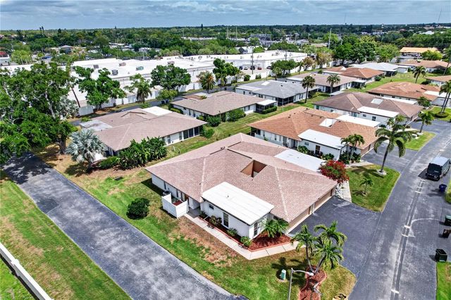 3501 N VILLAGE COURT 220, Sarasota, FL 34231