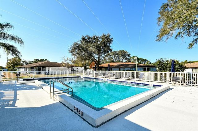 3501 N VILLAGE COURT 220, Sarasota, FL 34231