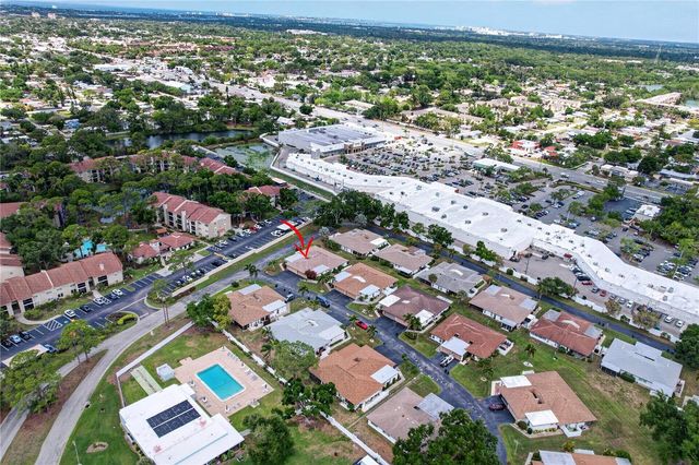 3501 N VILLAGE COURT 220, Sarasota, FL 34231