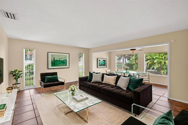 3501 N VILLAGE COURT 220, Sarasota, FL 34231