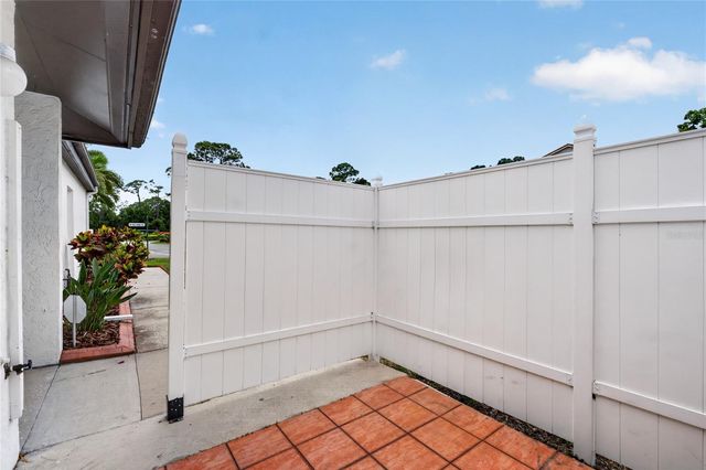 3501 N VILLAGE COURT 220, Sarasota, FL 34231