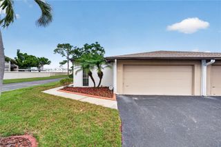 3501 N VILLAGE COURT 220, Sarasota, FL 34231