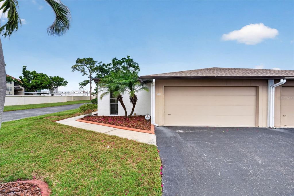 3501 N VILLAGE COURT 220, Sarasota, FL 34231