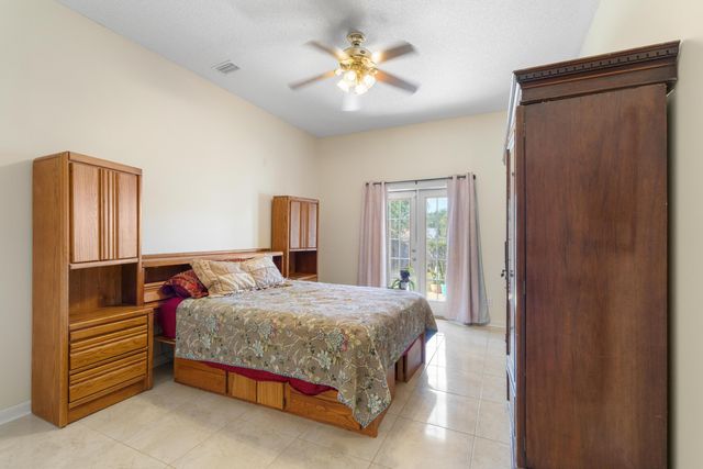 46 Brenda Lane, Mary Esther, FL 32569