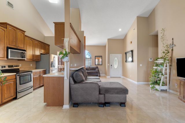 46 Brenda Lane, Mary Esther, FL 32569