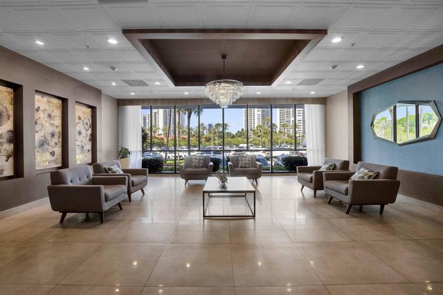3701 N Country Club Drive 404, Aventura, FL 33180
