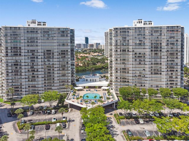3701 N Country Club Drive 404, Aventura, FL 33180
