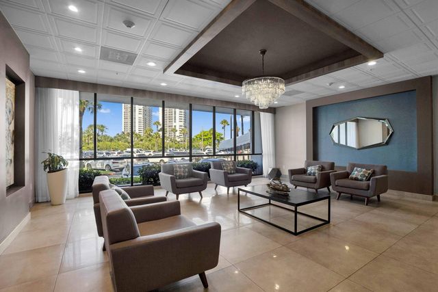 3701 N Country Club Drive 404, Aventura, FL 33180