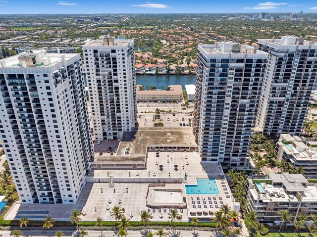 3701 N Country Club Drive 404, Aventura, FL 33180