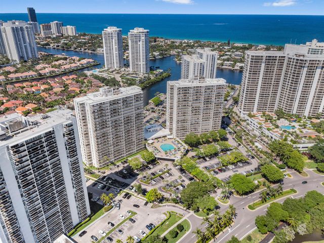 3701 N Country Club Drive 404, Aventura, FL 33180