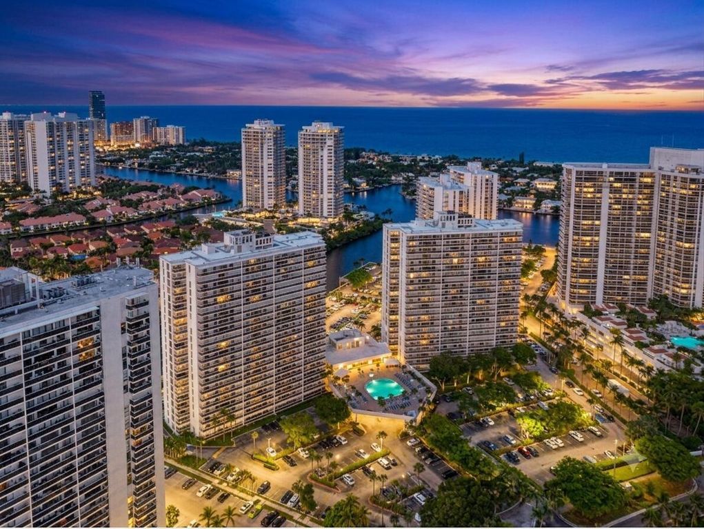 3701 N Country Club Drive 404, Aventura, FL 33180