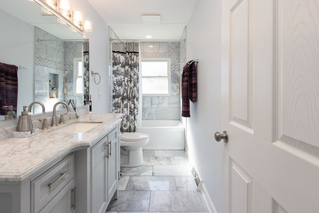 411 E Main Street, Cary, IL 60013