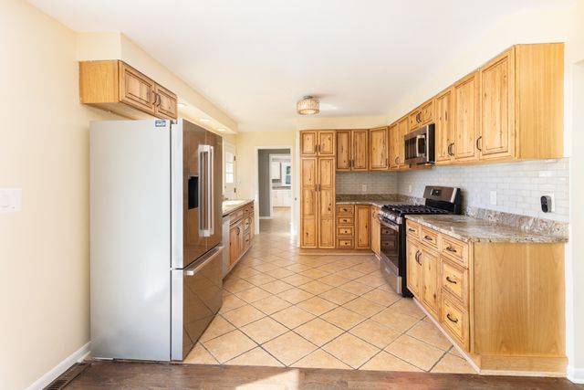 411 E Main Street, Cary, IL 60013
