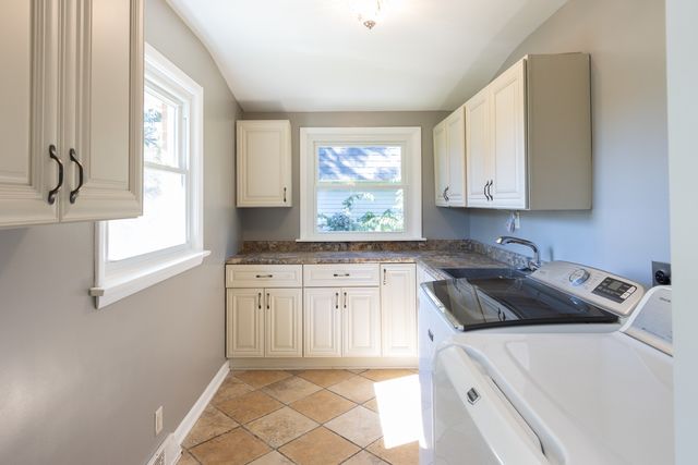 411 E Main Street, Cary, IL 60013