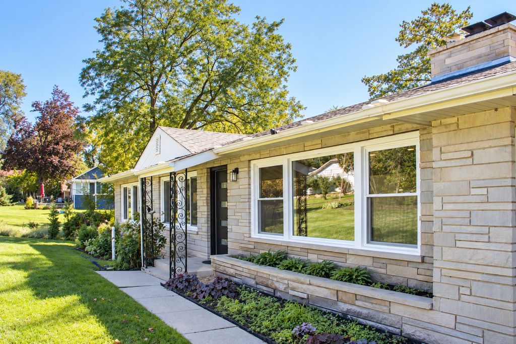 411 E Main Street, Cary, IL 60013 — photo 2