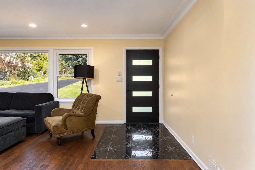 411 E Main Street, Cary, IL 60013 — photo 5