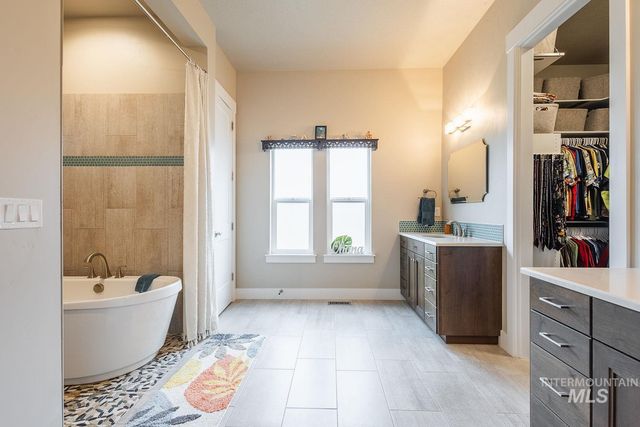 3866 W Daphne St, Meridian, ID 83646