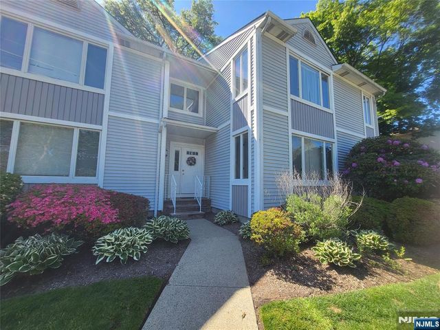 2 Grand Avenue 4, Hawthorne, NJ 07506