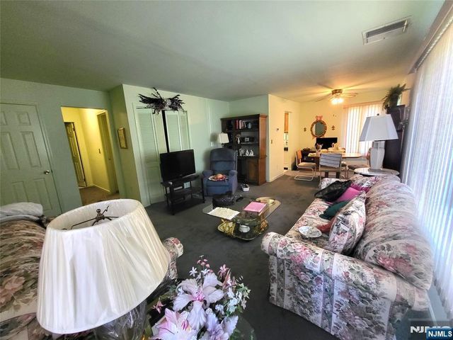 2 Grand Avenue 4, Hawthorne, NJ 07506