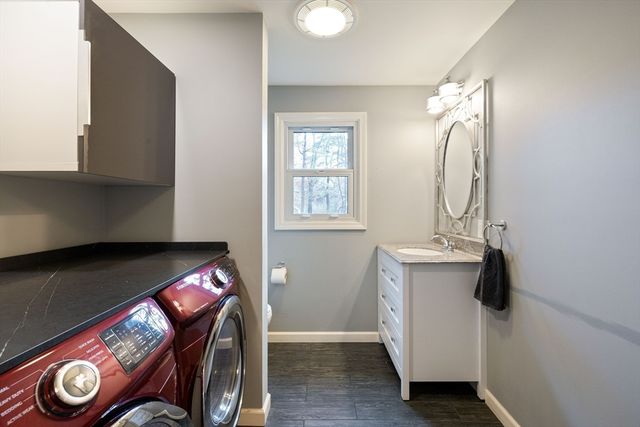 59 Campbell Dr, Easthampton, MA 01027