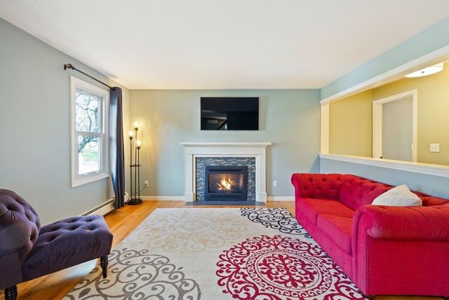 59 Campbell Dr, Easthampton, MA 01027