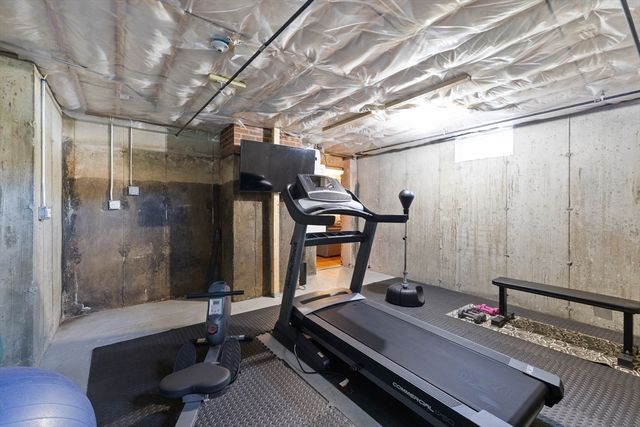 59 Campbell Dr, Easthampton, MA 01027