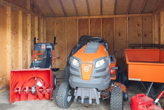 59 Campbell Dr, Easthampton, MA 01027