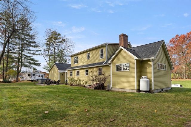 59 Campbell Dr, Easthampton, MA 01027