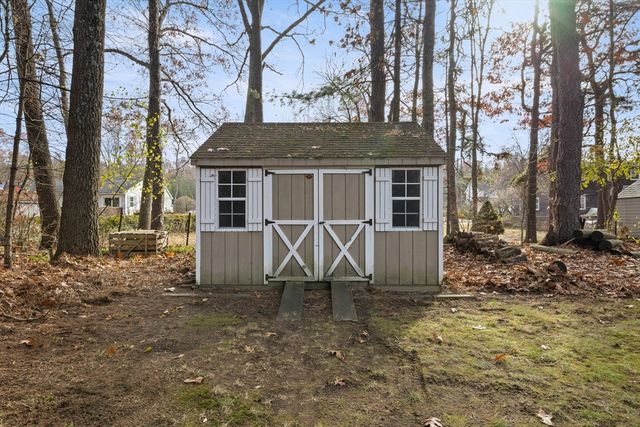 59 Campbell Dr, Easthampton, MA 01027