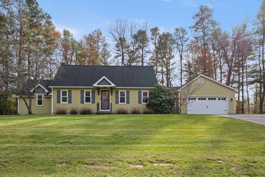 59 Campbell Dr, Easthampton, MA 01027