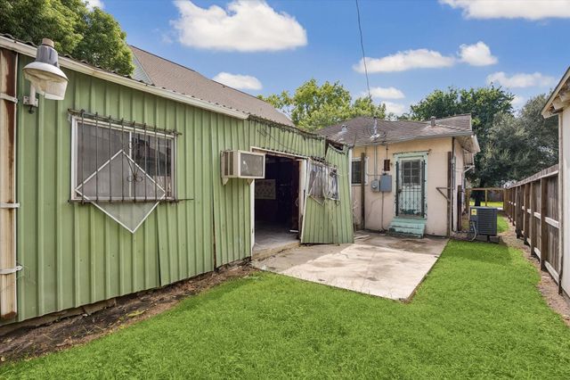 705 Ridge Street, Houston, TX 77009