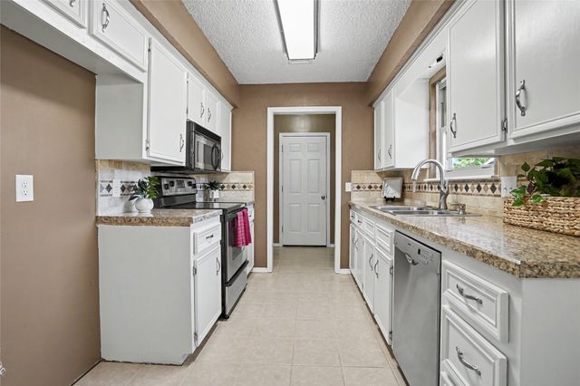 2911 S Ash Place, Broken Arrow, OK 74012