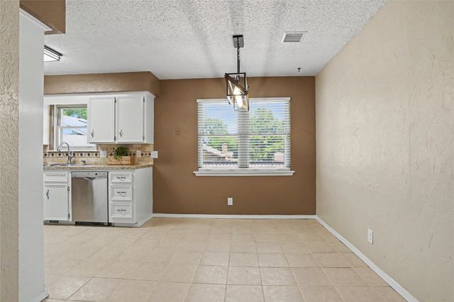 2911 S Ash Place, Broken Arrow, OK 74012