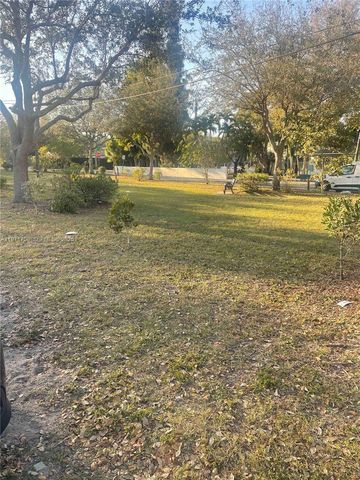 760 NE 122nd St 4, North Miami, FL 33161