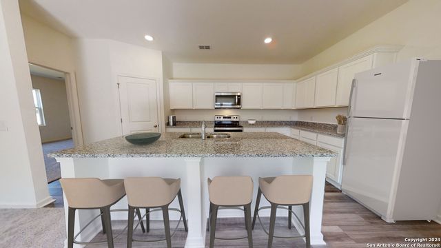 10639 Harlequin, Adkins, TX 78101
