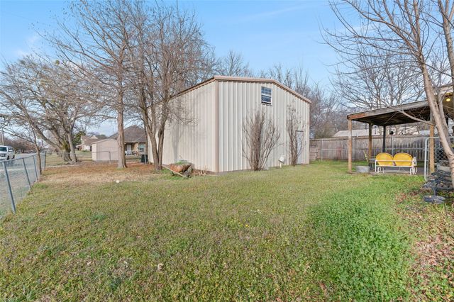 403 Magnolia Avenue, Pottsboro, TX 75076